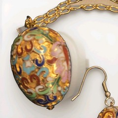 Vintage Chinese Cloisonné Enamel Egg Pendant Necklace & Earrings Set Gold Tone
