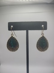 Vintage Gold Tone Green Inlay Teardrop Hook Pierced Womens Jewelry Costume