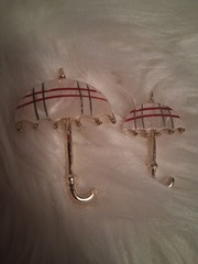 VINTAGE ABALONE SHELL UMBRELLA BROOCHES (SET OF 2)