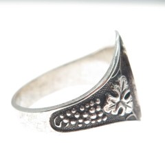 925 Sterling Silver Vintage Grape Oxidized Engraved Signet Ring Size 11.75