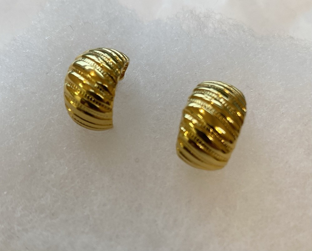 Vintage Gold Toned Seashell Style Women’s Earrings