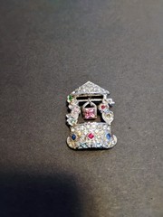 Vintage Rhinestone Wishing Well Pin Brooch Silver Tone 1.25″X1″ Unsigned
