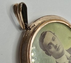 Edwardian Rolled Gold Double Sided Momento Mori Mourning Photo Locket 2 Photos
