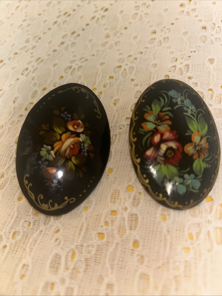 Vintage Hand Painted Russian Lacquer Brooches Signed Floral Folk Art Set Of 2