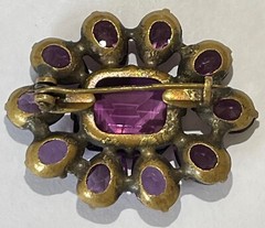 ANTIQUE CZECHOSLOVAKIA FACETED PURPLE CRYSTAL GLASS FLOWER PIN