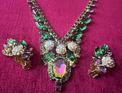 VTG JULIANA STUNNING BIB NECKLACE W/ MATCHING EARRINGS SET GREEN & AMETHYST