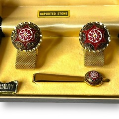 VTG Lamode Cufflinks Tie Bar Men Gold Tone Imported Stone Cabochon Floral Carved