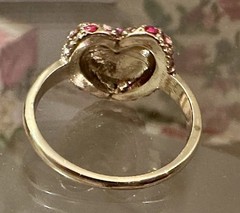 Vintage Avon NIB Gold Tone Pink CZ Rhinestone Ombré Pave Heart Ring Size 10