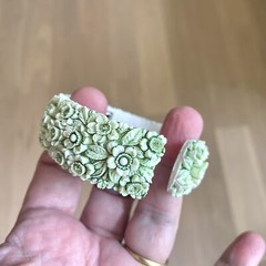 Vintage Bracelet Molded Plastic Green Celluloid Flower Rhinestone Clamper Hinged
