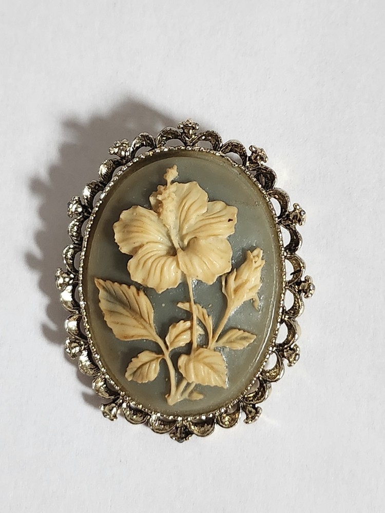 Gerry’s Large Blue Cameo Brooch Floral Pin Victorian Style Signed