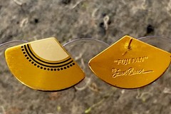 Laurel Burch Vintage 80s “Fuji Fan” Enamel White/Gold Tone Stud Earrings 1”