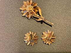 Vintage Gold Tone Multicolor Rhinestone Flower Brooch Pin And Earrings Set