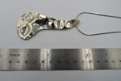 Signed CELEBRITY Silver Tone Abstract Pendant & Sterling Speidel 16″ Chain E2
