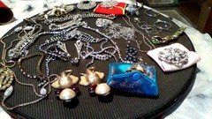 lot of vintage rhunestone jewelry please see all photos