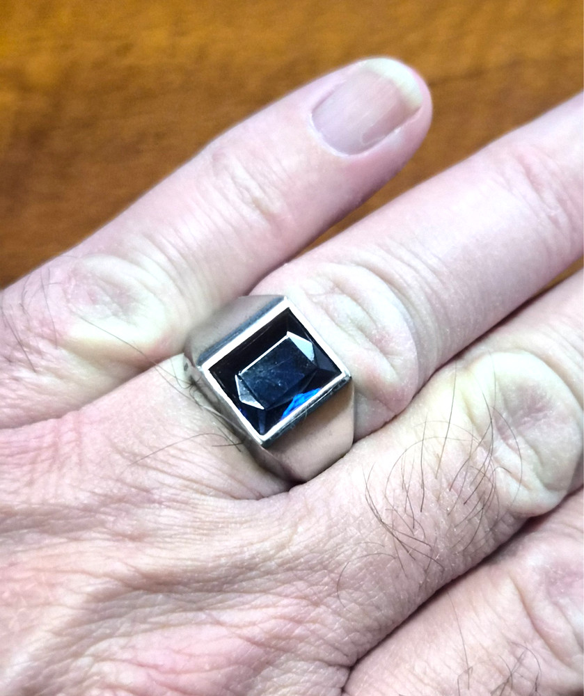 Vintage Men’s Signed Vargas 925 Sterling Silver Faux Sapphire Ring Size 9.75