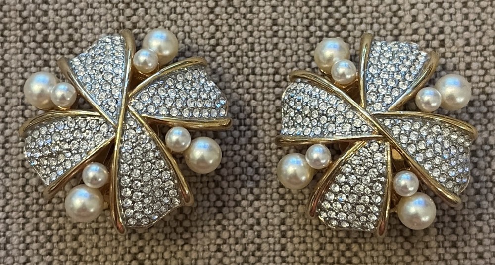 Vtg Swarovski Pearls & Clear Crystals Earrings Gold Tone Clip On Bow Cross READ