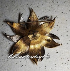 Yellow & White Gold flower Brooch Vintage 1960s-70s Celebrity N.Y. Classy
