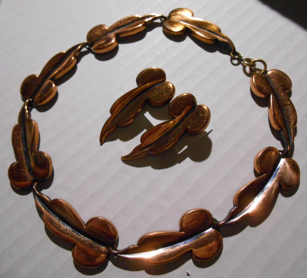 Modernist Vintage MCM Renoir Copper Leaf Link Necklace Choker & Clip Earrings