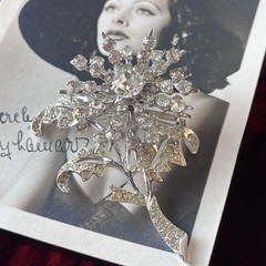 Vtg 1950s Rhinestone Flower Brooch – 2.75” – Sparkling Silver Tone Stem & Leaves