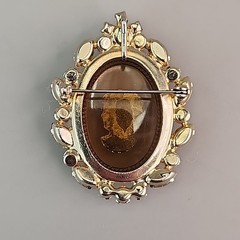 Vintage Juliana D & E Cameo Brooch Pendant Necklace Iridescent Rhinestones 2″
