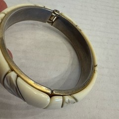 Vintage Lucite Bangle Bracelet 1950s Hinged Clamper MCM 60s Cream Gold Jewelry
