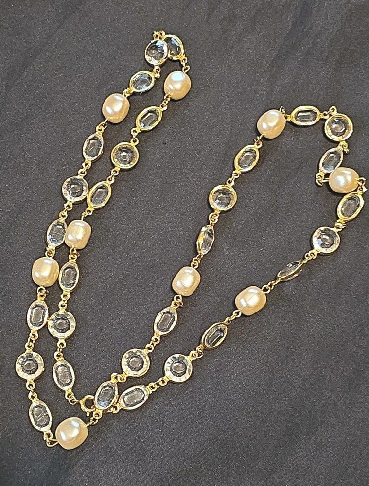 Vintage Clear Faceted Bezel Gold Tone Faux Pearl Classic Elegant Necklace 31″