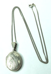 VTG WOMENS CHARM PENDANT LOCKET STERLING SILVER CHAIN 20″ & PENDANT 24mm x 17mm