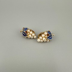 Vintage Crown Trifari Earrings Pearl Blue Enamel Grape Cluster Clip On Gold Tone