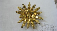 Vintage Clear Rhinestone Faux Pearl Bead Flower/Snowflake Gold Tone Pin Brooch