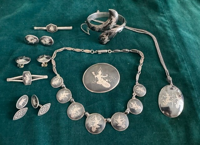 Gorgeous Vintage Siam Sterling Silver Rare 9 piece Niello Jewelry set !