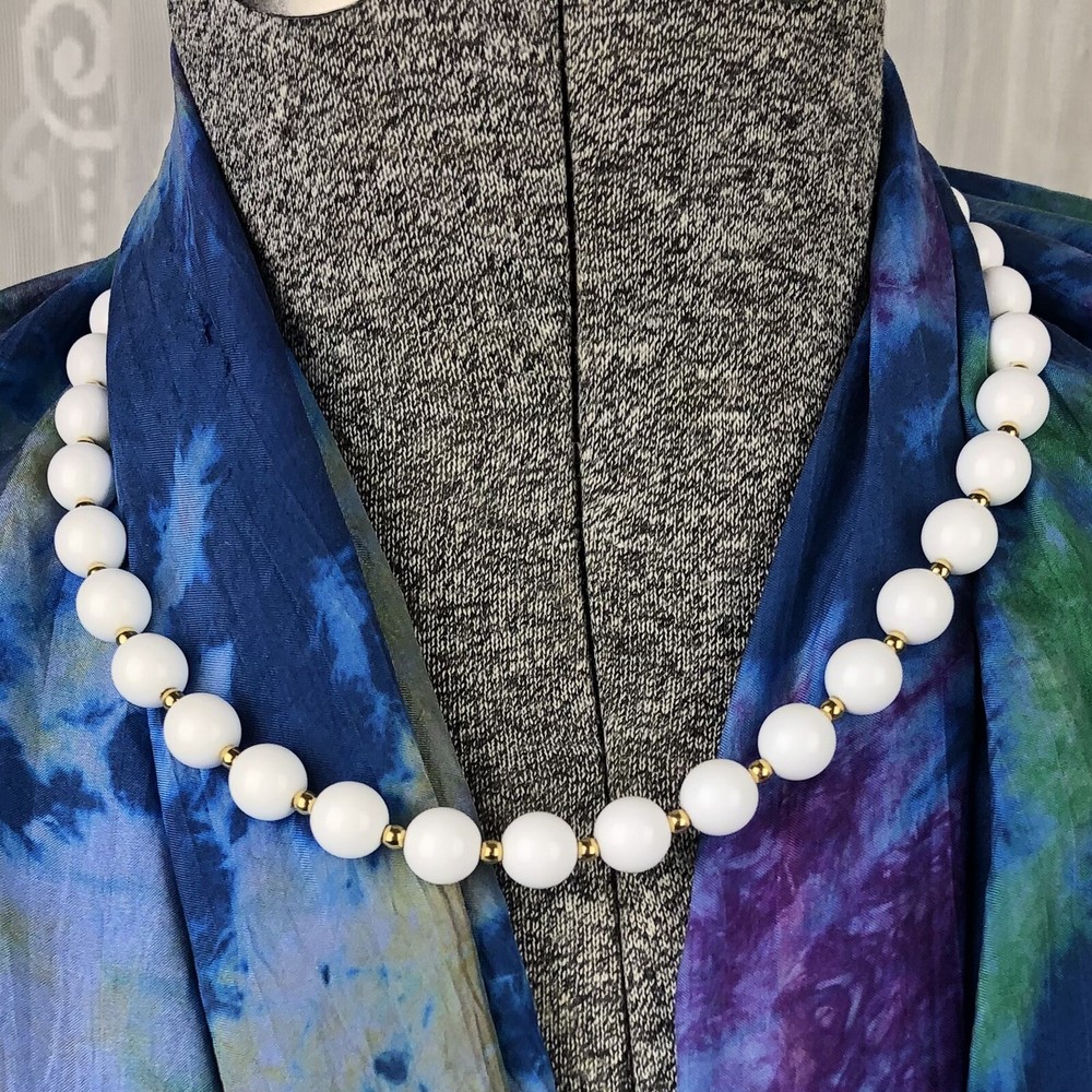 Vintage Monet Signed Jewelry Beaded Choker Necklace Classic White With Gold Tone