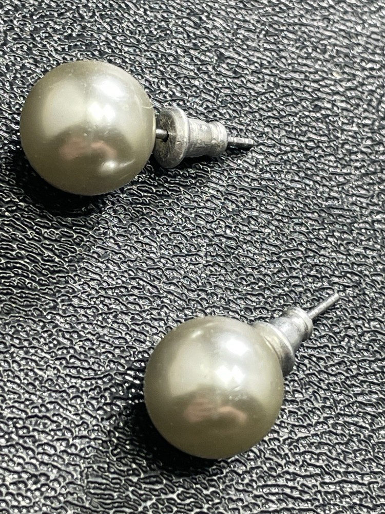 Vintage 10 mm Champagne Lucite Ball Earrings