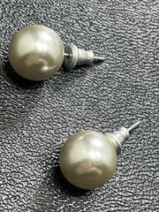 Vintage 10 mm Champagne Lucite Ball Earrings
