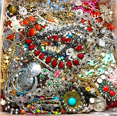 FREE SHIP 5 Pound Lb Unsearched Lot Jewelry VTG New Junk Art Craft Treasure Box