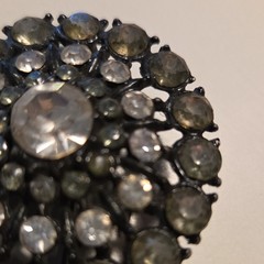 Round Black Tone Brooch Pin with Clear Rhinestones Fashion Unisex Adults