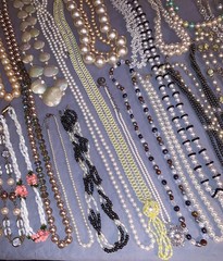 Great Lot 55 Mostly Vintage Faux Pearl Necklaces Many Designs & Styles