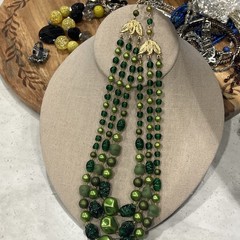 Vintage Good Quality Costume Jewelry Lot Wear Resale Repurpose V93