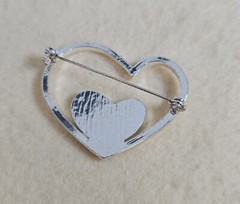 Dbl Heart Brooch Pink Stones Silvertone 1 Odd Color Stone Approx 2″ Wide