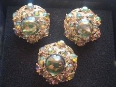Hollycraft 1950s demi-parure green cab & AB clip on earrings & adjustable ring