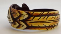 Vintage Carved Parrot Bird Bangle Bracelet Laquer Bone Horn MCM L@@K