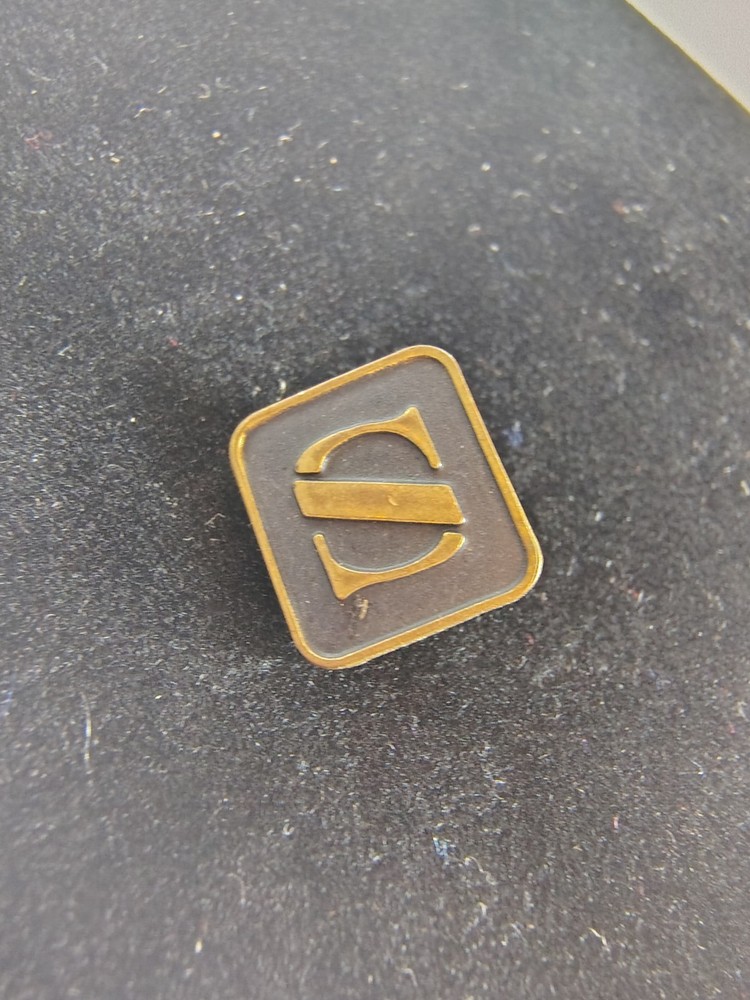 Vintage 1/10 10K Gold Filled Black Enamel Letter S Monogram Lapel Pin 0.5″