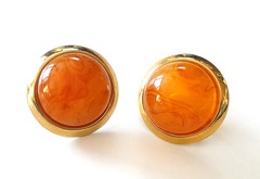 Vintage 1980’s NAPIER Honey Caramel Earrings Gold Tone Acrylic Hinged Clip On