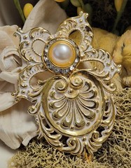 Vintage Angel Brooch Signed Jane Davis 1999 Angels of Love Gold Tone Art Nouveau