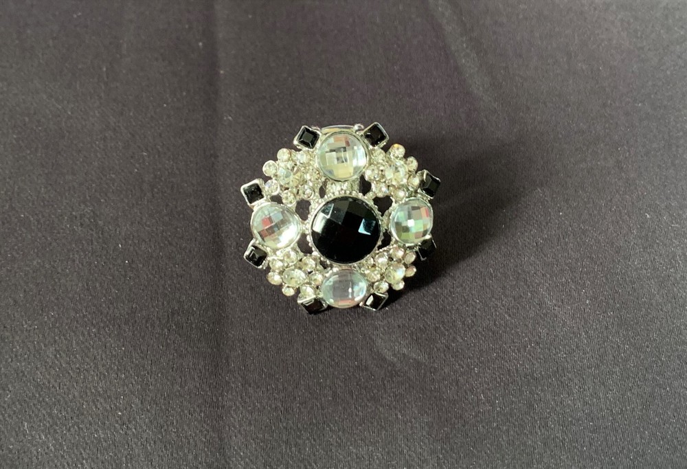 Brand New Stretchable Band Silvertone with Black Stones Ring Costume Jewelry