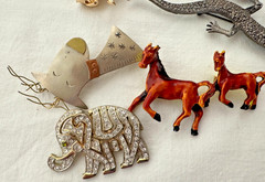 Novelty Vtg Animal Brooch Pin Lot 20 Birds Dogs Horse Insects Rhinestones Lizard