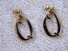 (16) MONET SIGNED ~ GOLD TONE LETTER PENDANTS ~ W, J, I, h, O, & Q