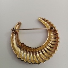 Vintage Goldtone Brooch pin Statement Costume Jewlery FLAWED-tarnished