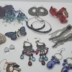 Vintage Costume Jewelry Lot 11 Pieces Earrings Multicolor Metal Crystal