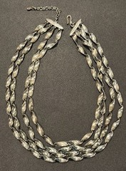 Glamorous Vintage Twisting Chain Silver Tone Bib Necklace