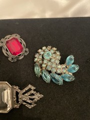 VTG-NOW JEWELRY LOT GLASS Stones Clear Brooch Blue/ Pink Red Earrings Post Clip